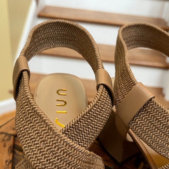 Unisa Women Stretch Strap Slipon. Block Heel Sandal Size 8.5 - Picture 10 of 12